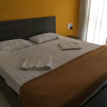 Oyo Stayout Villa 2Bhk Near Tito'S Lane